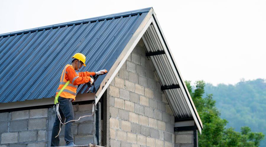 Professional metal roof installation in Middletown, IN